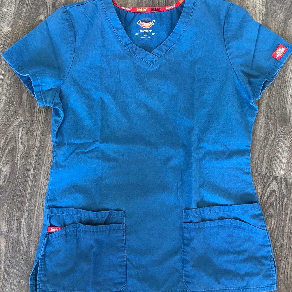 Scrub top